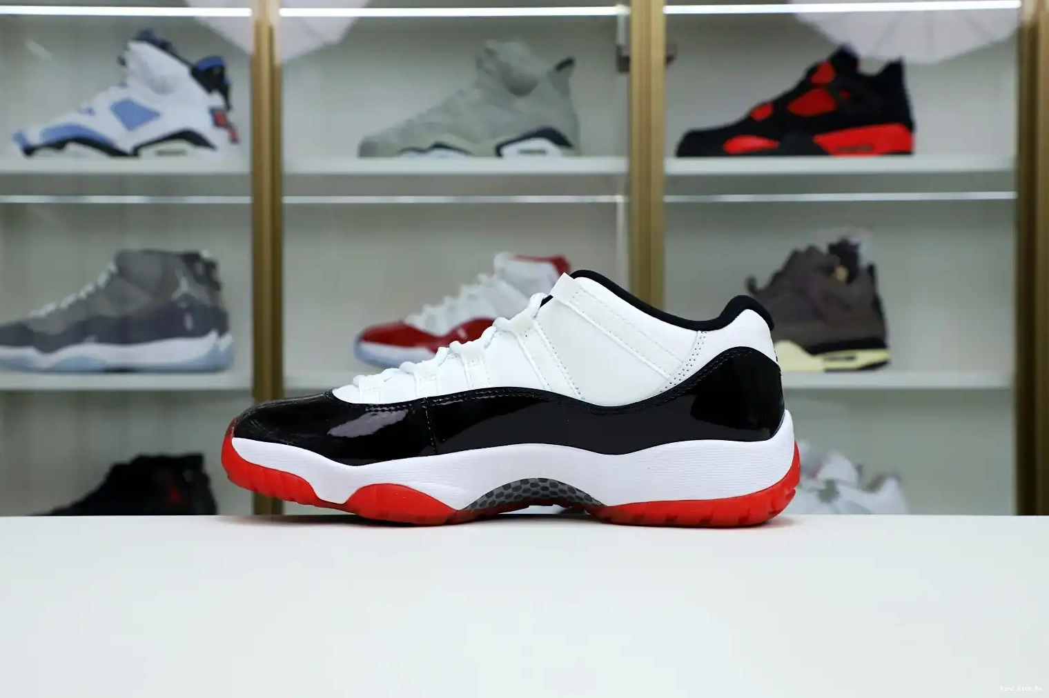 LOW Kimikick WHITE AIR JORDAN BRED 11 0419